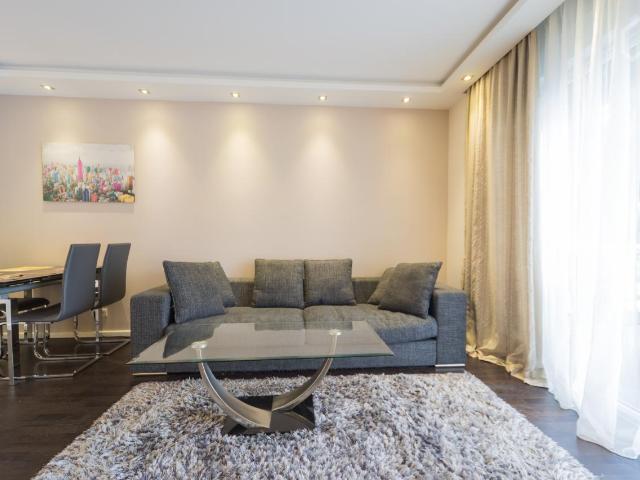 timeless, modern and lovely flat in Dahlem next to Botanic Garden, Berlin Amsterdam Apartments for Rent