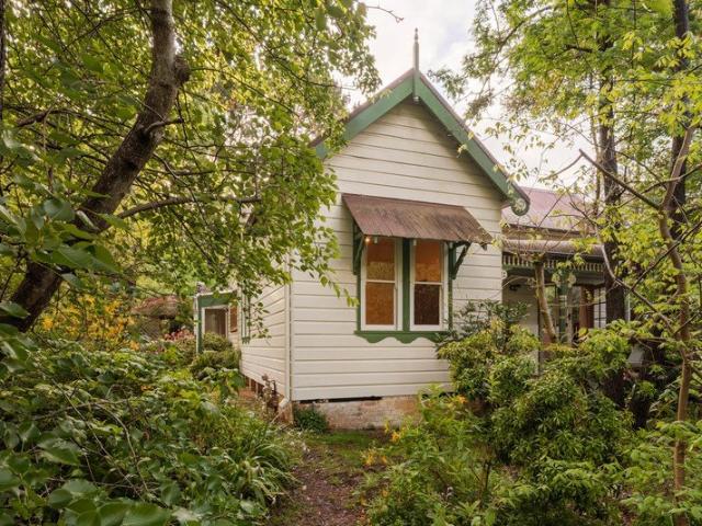 Timeless Mountains Charm with Dual Street Access