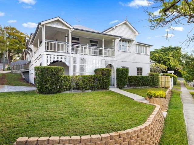 Timeless Queensland Character on a Picturesque Corner