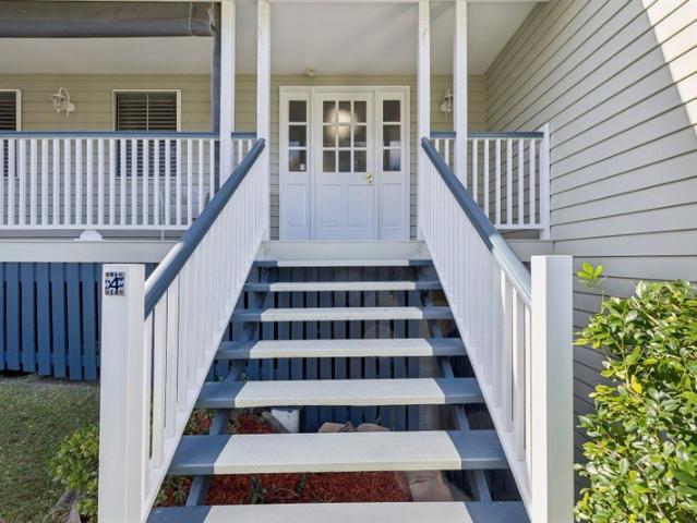 Timeless Queenslander Charm, Crafted with Heart