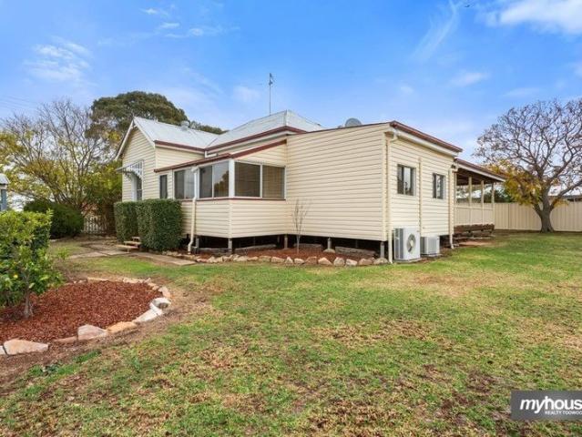 Timeless Queenslander Charm on a Generous 1,248mÃÂ² Block