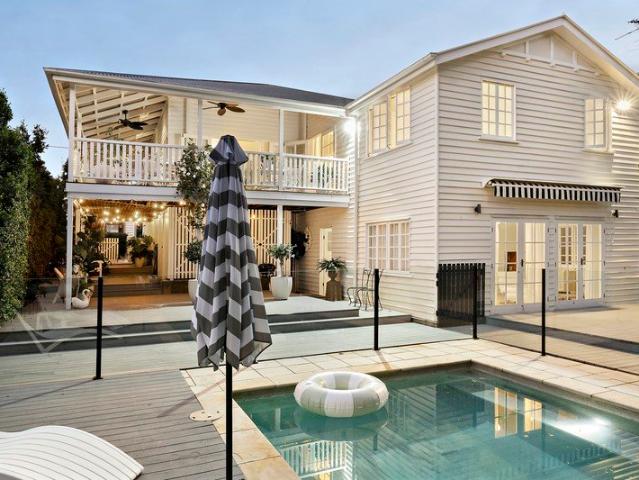 TIMELESS QUEENSLANDER CHARM ON A RARE DOUBLE ALLOTMENT HOLDING