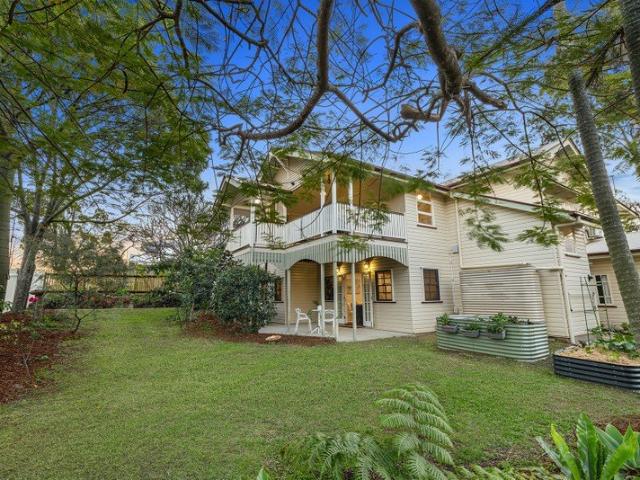 Timeless Queenslander Charm on a Rare 810m² Double Corner Allotment