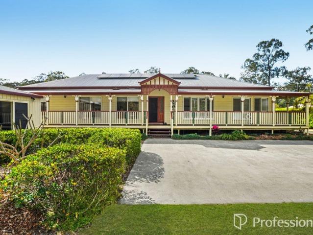 Timeless Queenslander Charm on a Superb Flood Free Acre