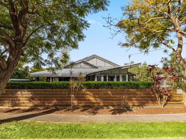 Timeless Queenslander Charm with a Contemporary Edge