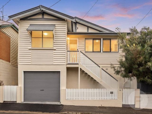 Timeless Queenslander Charm with Modern Updates Just 2km from Brisbane CBD