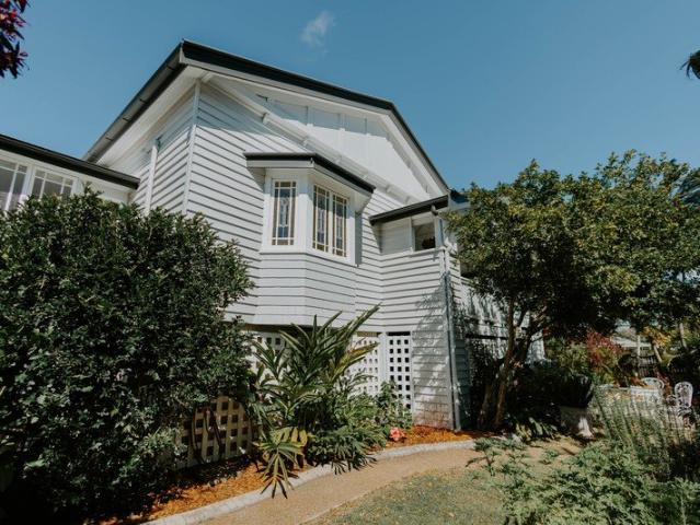 Timeless Queenslander Elegance with a Detached Studio in the Heart of Walkervale