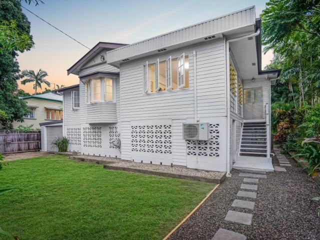 Timeless Queenslander in the Heart of Edge Hill