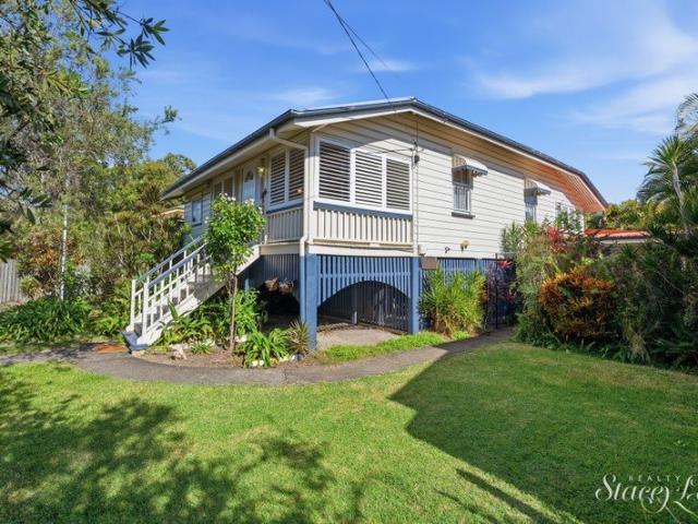 Timeless Queenslander on a Rare 810sqm Double Lot in Blue Chip Wooloowin