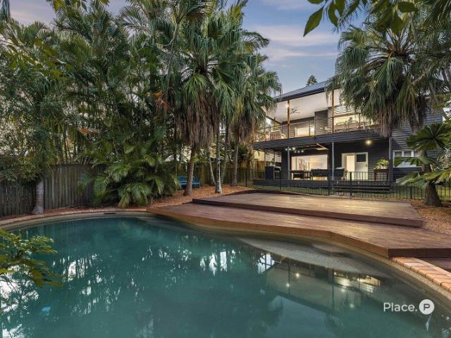 Timeless Queenslander with Exceptional Resort Style Living