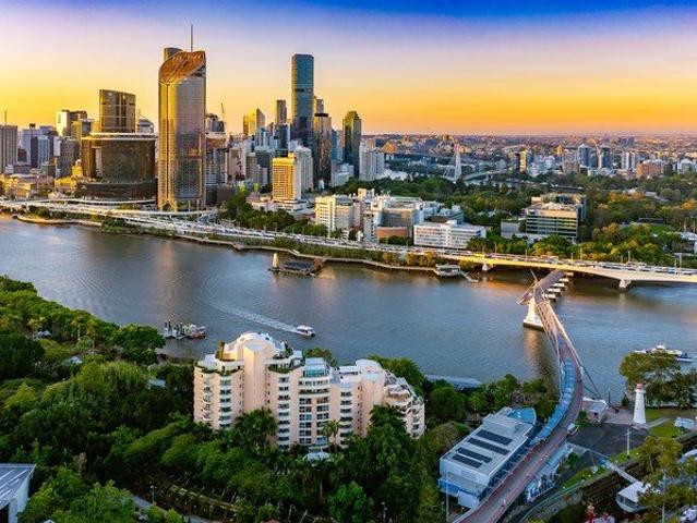 TIMELESS RIVERFRONT LIVING IN ONE OF BRISBANE'S MOST EXCLUSIVE BUILDINGS PARK AVENUE APARTMENTS