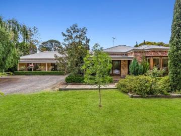 Timeless Rural Retreat