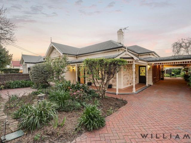 TIMELESS SANDSTONE VILLA IN THE HEART OF HYDE PARK Quintessential Sandstone Return Verandah Villa C.1890 Walk to vibrant King William Road