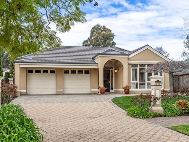 Timeless Single Level Living with Hazelwood Park at Your Doorstep