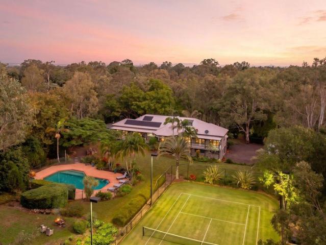Timeless Sophisticated In An Incredible Location