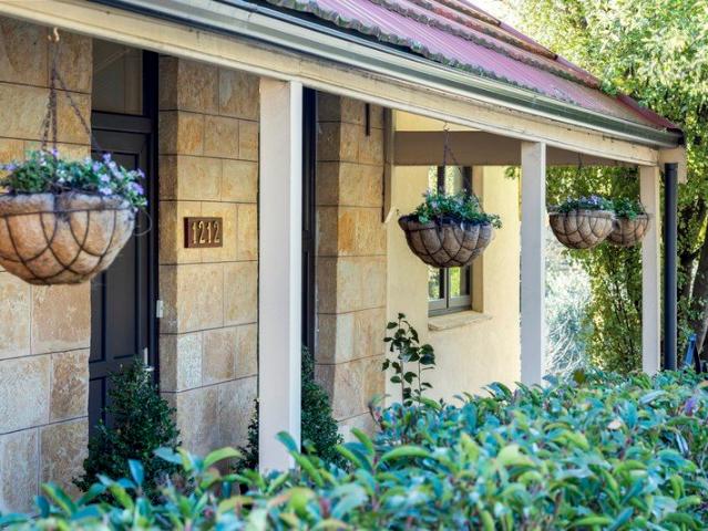 Timeless Stone Cottage in the Heart of Uraidla