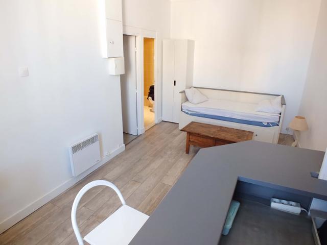 TIMONE: STUDIO REFAIT À NEUF 22M2