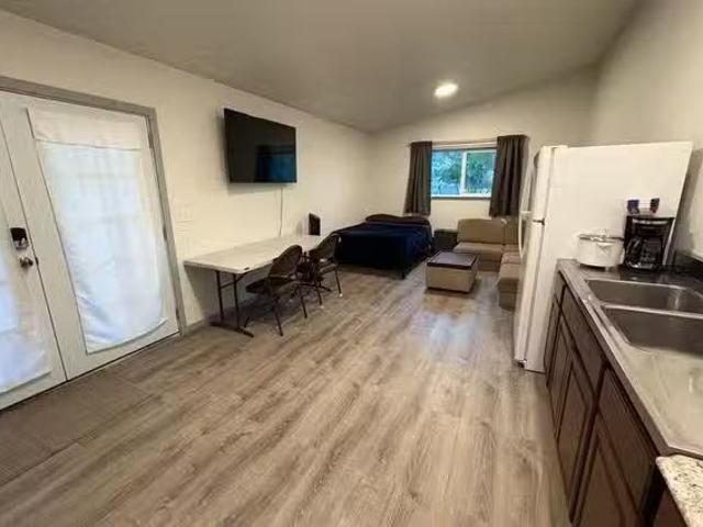 Timothy Lara, 359 Caldwell Ave, Lanai City Studio 1 Bath