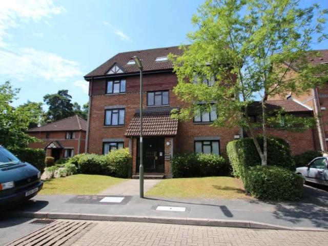 Tintagel Way, WokingProperty for lettings Seymours