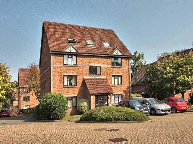 Tintagel Way, WokingProperty for lettings Seymours