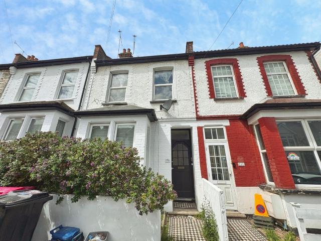Tintern Avenue, Westcliff On Sea SS0, 1 bed flat to rent, £950 pcm | PrimeLocation