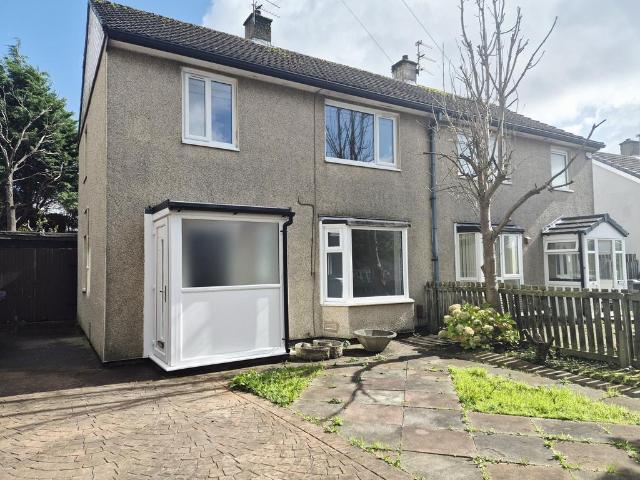 Tintern Crescent, BLACKBURN, BB1 3 bed house to rent £900 pcm £208 pw