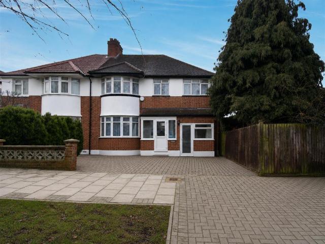 Tintern Way, Harrow 5 bed house to rent £2,600 pcm £600 pw