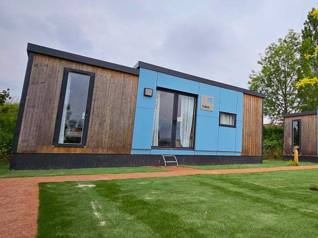 Tiny House moderne 2 chambres – Location à durée variable – Entièrement équipée