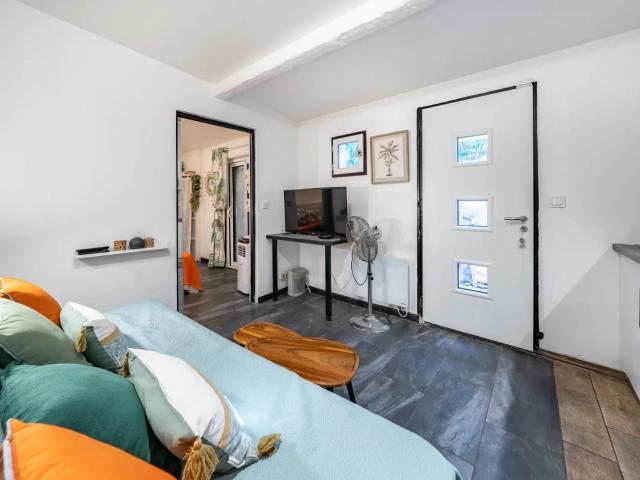 TINY HOUSE _ CANNES STANISLAS