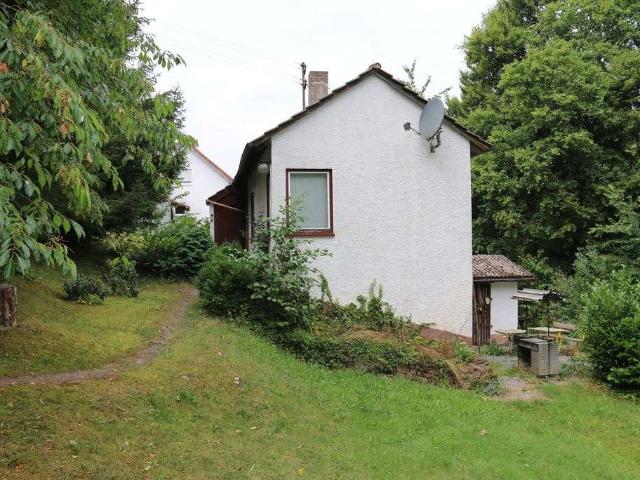 Tiny House / Ferienhäuschen in Traumlage Waldrand und Bach