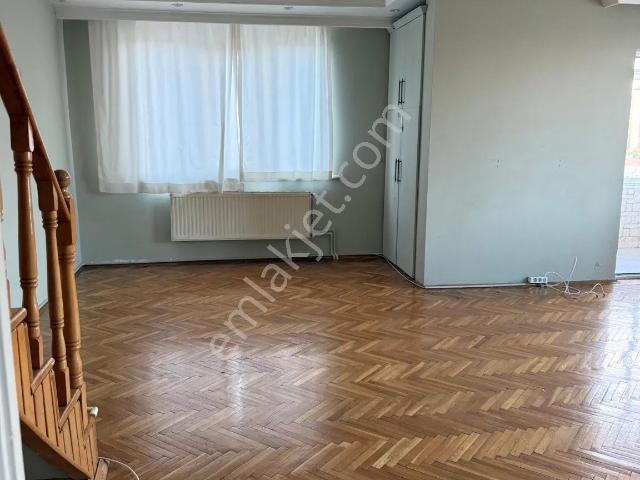 Tiamo’dandeniz Manzaralı Dubleks 5+1 Kombili Asansörlü