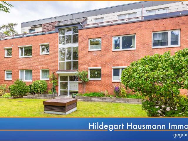 Tibarg vor der Tür – großzügige 4 Zimmer mit Kaminofen und zwei Balkonen
