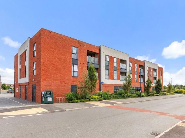 Tibbs Road, Haddenham HP17, 2 bed flat to rent, £1,500 pcm | PrimeLocation