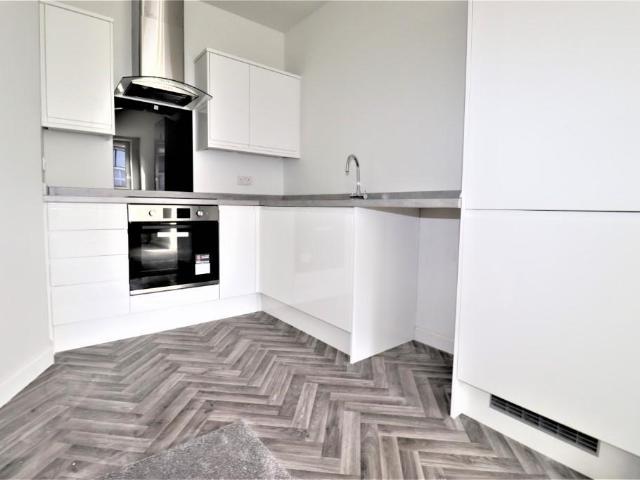 Wigmore Lane, Tiber House Wigmore. 1 bed flat to rent £1,044 pcm £241 pw