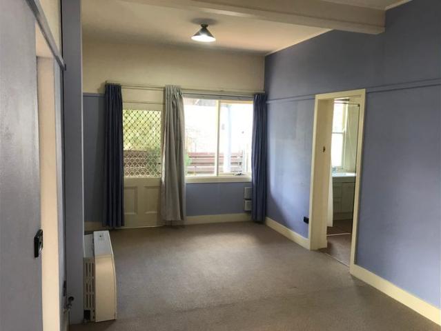 TIDY ONE BEDROOM UNIT