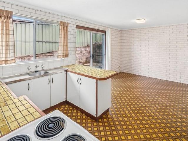 Tidy One Bedroom Unit Close to Amenities