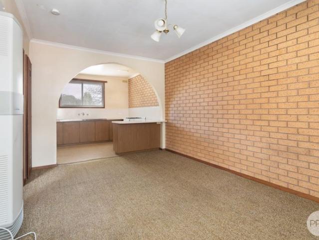 TIDY ONE BEDROOM UNIT IN BALLARAT NORTH