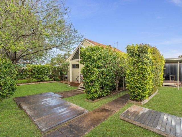 Tidy One Bedroom Unit with a Leafy Outlook
