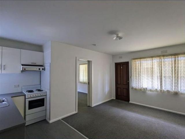 Tidy one bedroom!
