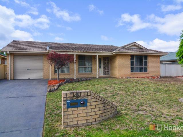 Tidy Brick Home Excellent Garaging