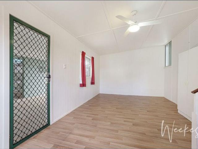 TIDY, BRIGHT HOME IN A SOUGHT AFTER LOCATION!