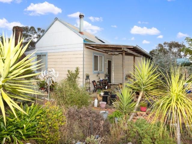 Tidy Cottage in Small Village