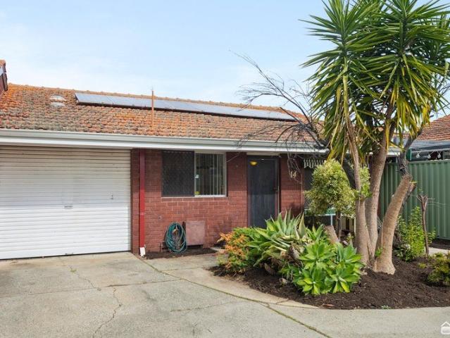 TIDY, EASY CARE LIVING CLOSE TO THE CITY AND STADIUM