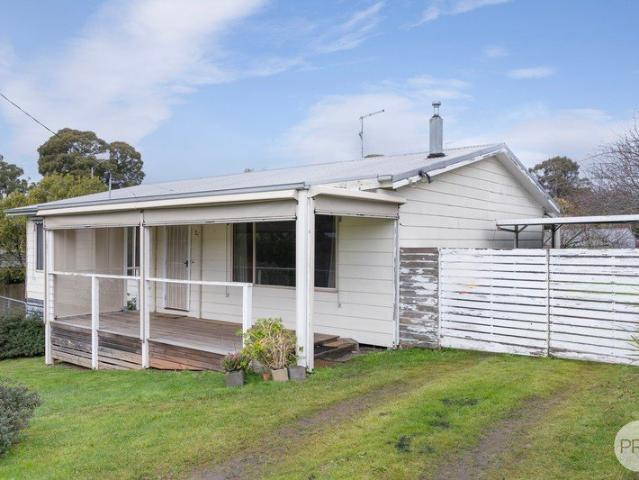 TIDY FAMILY HOME IN CRESWICK