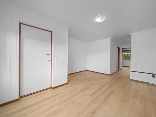 Tidy Flat in Convenient Location