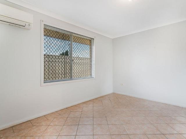 Tidy Flat with Water Included