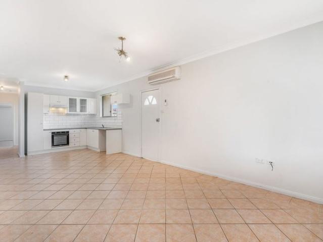Tidy Flat with Water Included