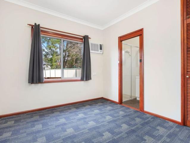 Tidy Granny Flat with Large Backyard