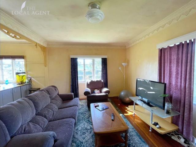 TIDY HOME IN BLUE CHIP RIVERSIDE LOCATION