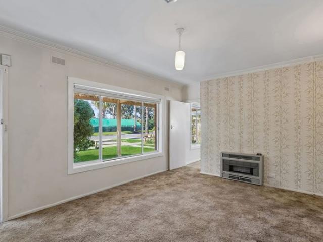 Tidy Home Opposite the Botanical Gardens